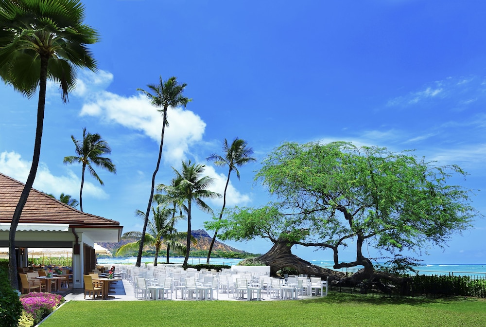 Halekulani — Hotel building in Honolulu, Hawaii