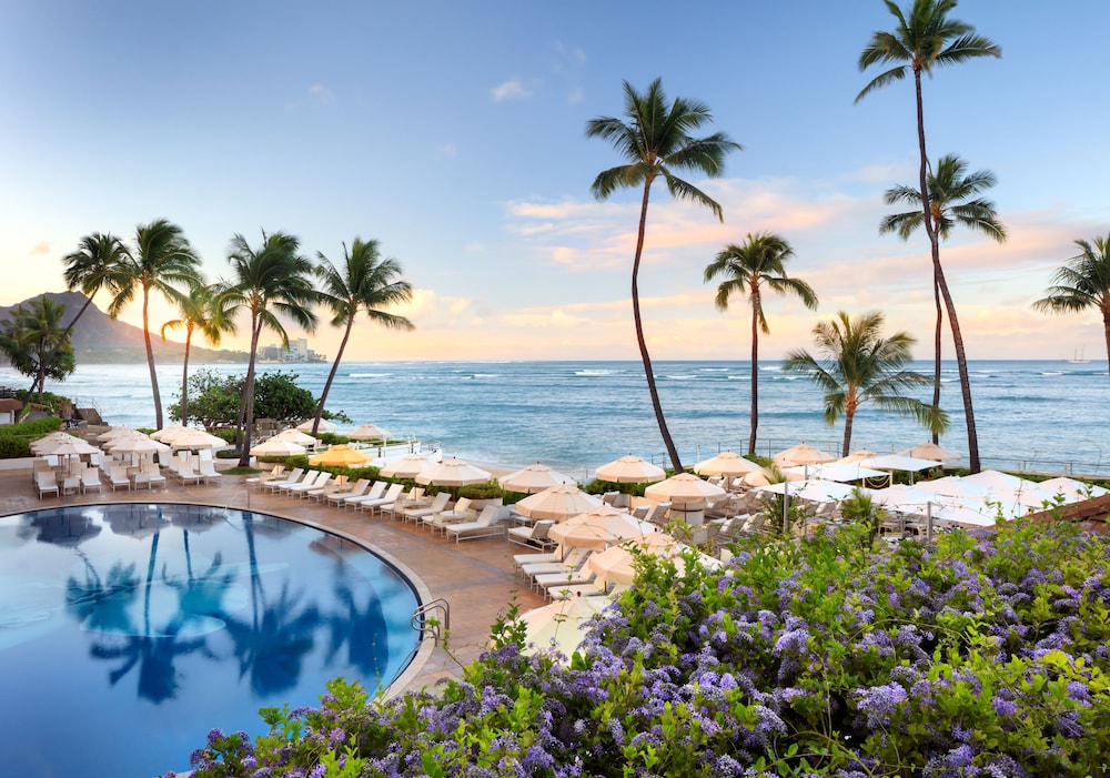 Halekulani — Main photo in Honolulu, Hawaii
