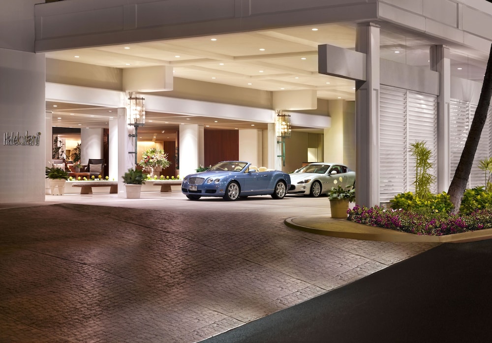 Halekulani — Hotel building in Honolulu, Hawaii