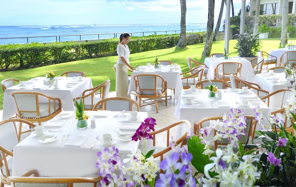Halekulani — Restaurant & bars in Honolulu, Hawaii