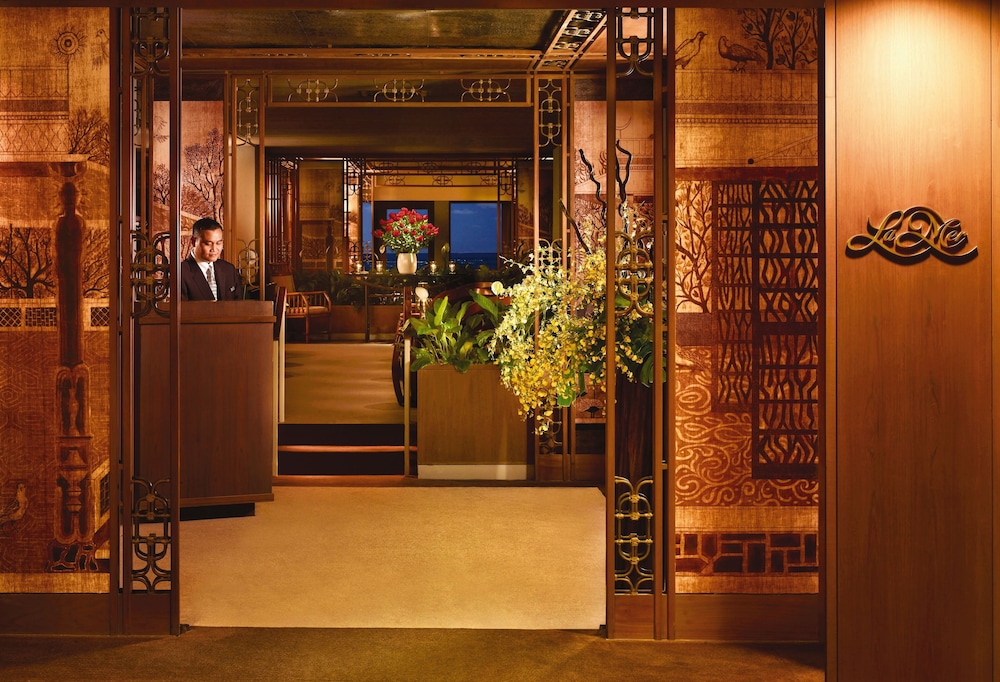 Halekulani — Restaurant & bars in Honolulu, Hawaii