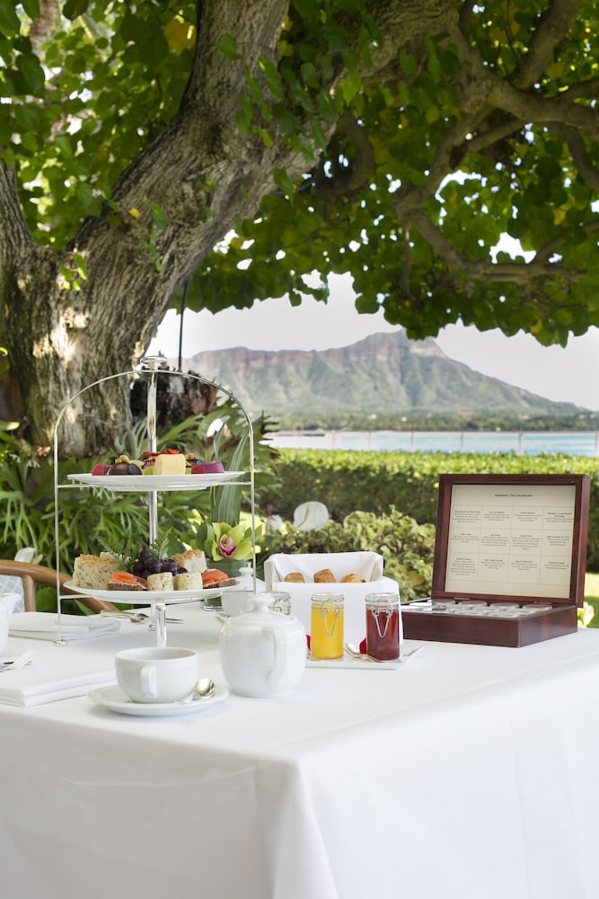 Halekulani — Restaurant & bars in Honolulu, Hawaii
