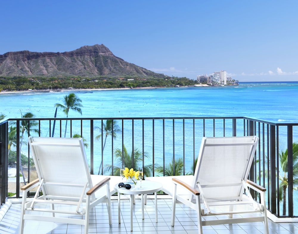 Halekulani — Hotel rooms in Honolulu, Hawaii