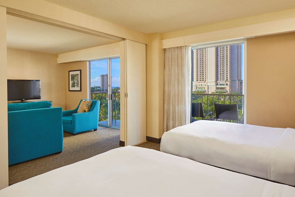 DoubleTree by Hilton Hotel Alana - Waikiki Beach — Hotel rooms in Honolulu, Hawaii