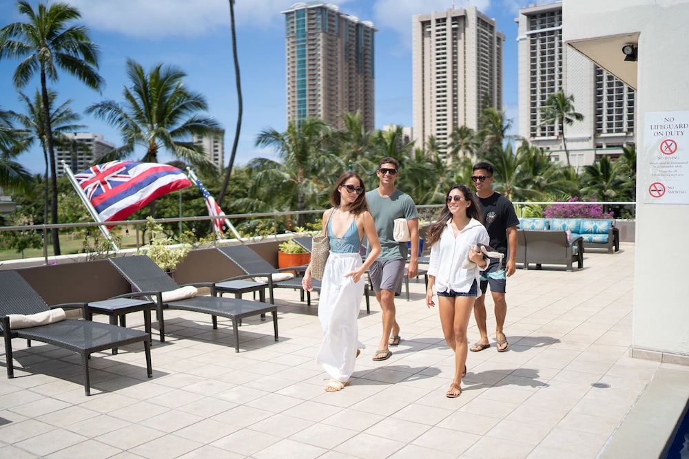 DoubleTree by Hilton Hotel Alana - Waikiki Beach — Attractions in the area in Honolulu, Hawaii