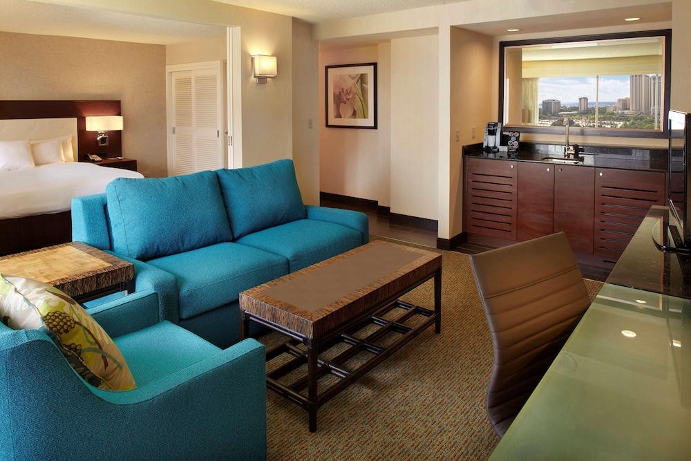 DoubleTree by Hilton Hotel Alana - Waikiki Beach — Hotel rooms in Honolulu, Hawaii