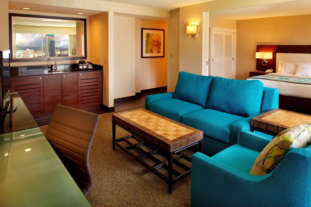 DoubleTree by Hilton Hotel Alana - Waikiki Beach — Hotel rooms in Honolulu, Hawaii