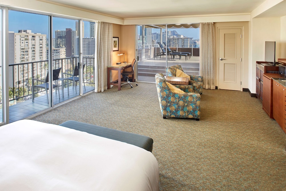 DoubleTree by Hilton Hotel Alana - Waikiki Beach — Hotel rooms in Honolulu, Hawaii