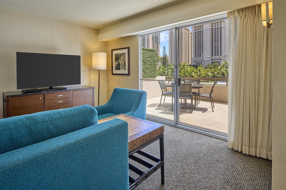 DoubleTree by Hilton Hotel Alana - Waikiki Beach — Hotel rooms in Honolulu, Hawaii