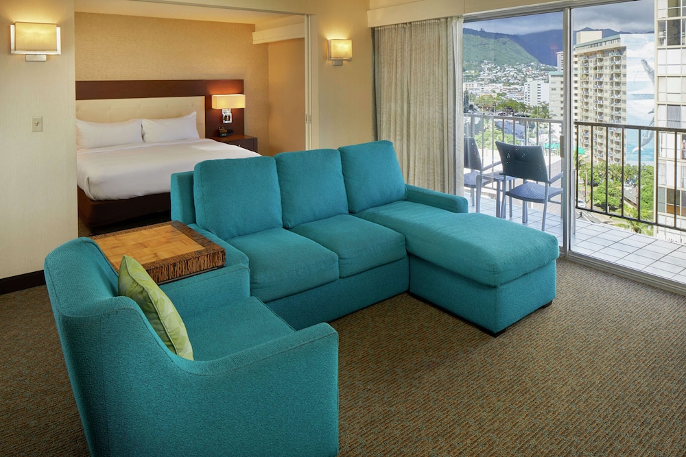 DoubleTree by Hilton Hotel Alana - Waikiki Beach — Hotel rooms in Honolulu, Hawaii