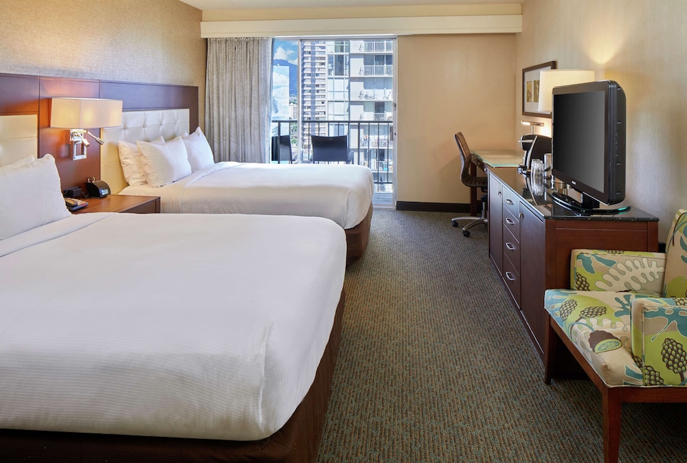 DoubleTree by Hilton Hotel Alana - Waikiki Beach — Hotel rooms in Honolulu, Hawaii