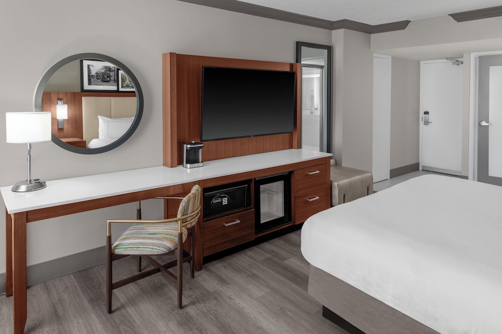 DoubleTree by Hilton New Orleans — Hotel rooms in New Orleans, Louisiana