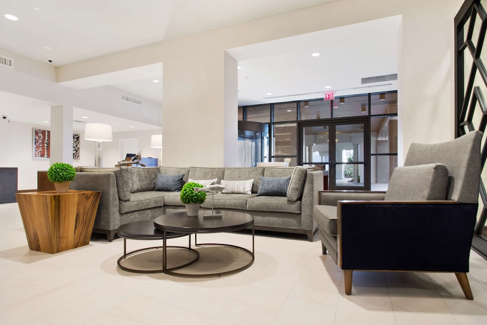 DoubleTree by Hilton New Orleans — Hotel building in New Orleans, Louisiana