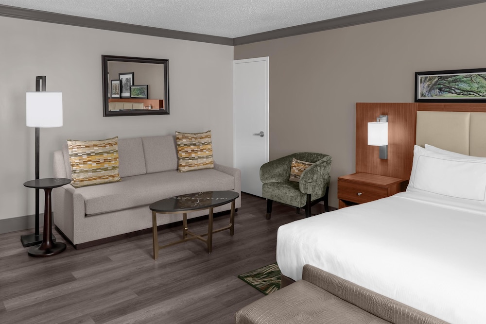 DoubleTree by Hilton New Orleans — Hotel rooms in New Orleans, Louisiana