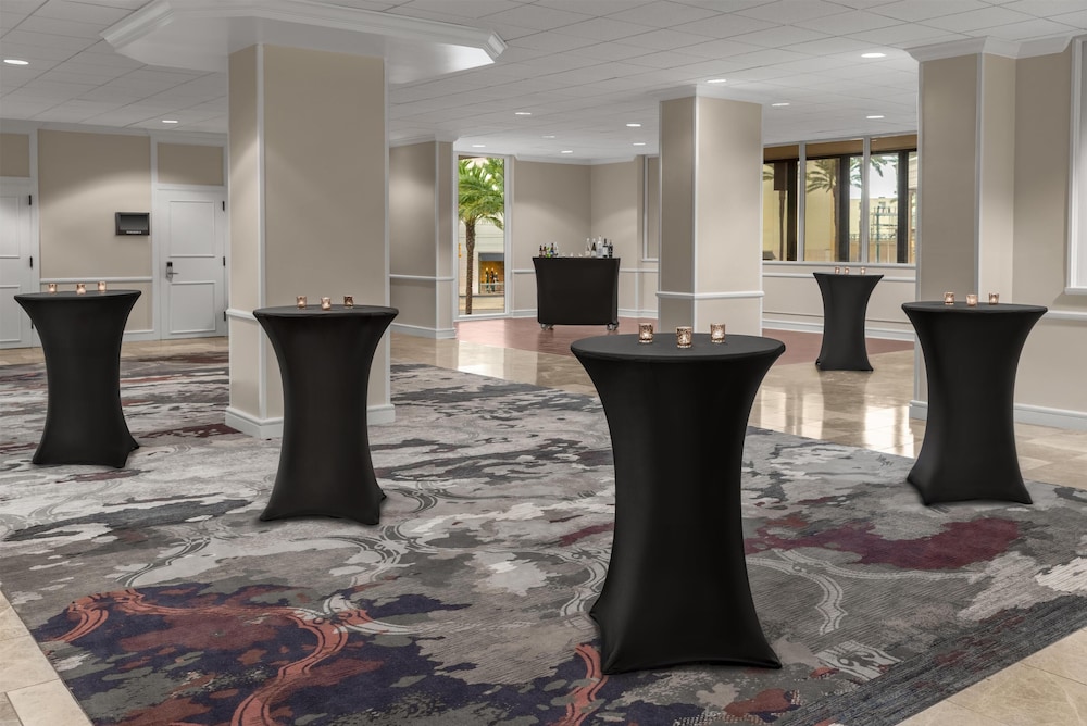 DoubleTree by Hilton New Orleans — Restaurant & bars in New Orleans, Louisiana