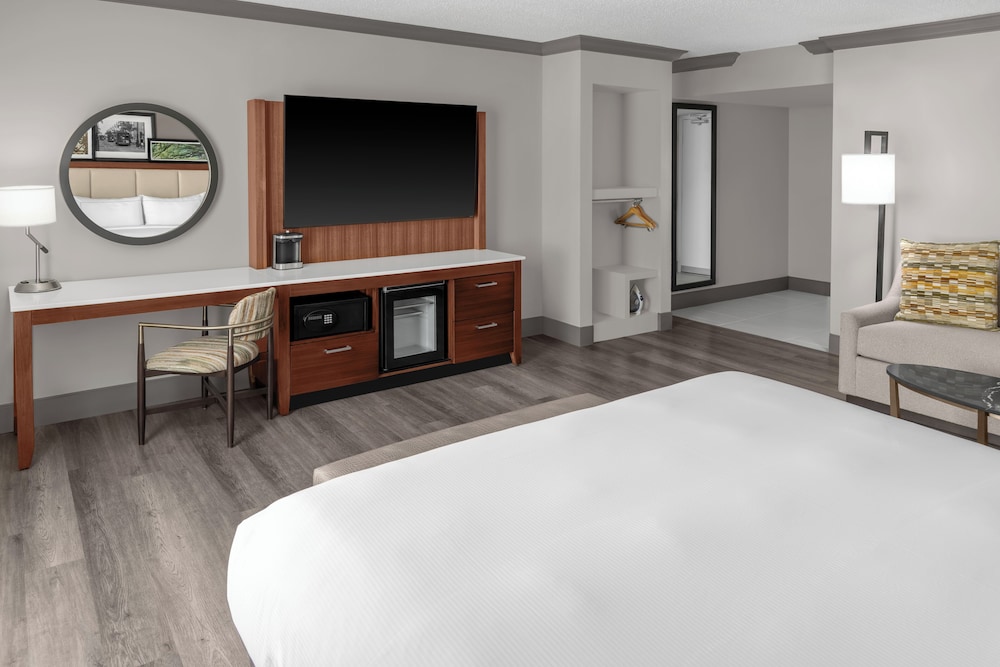 DoubleTree by Hilton New Orleans — Hotel rooms in New Orleans, Louisiana