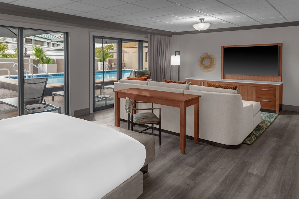 DoubleTree by Hilton New Orleans — Hotel rooms in New Orleans, Louisiana