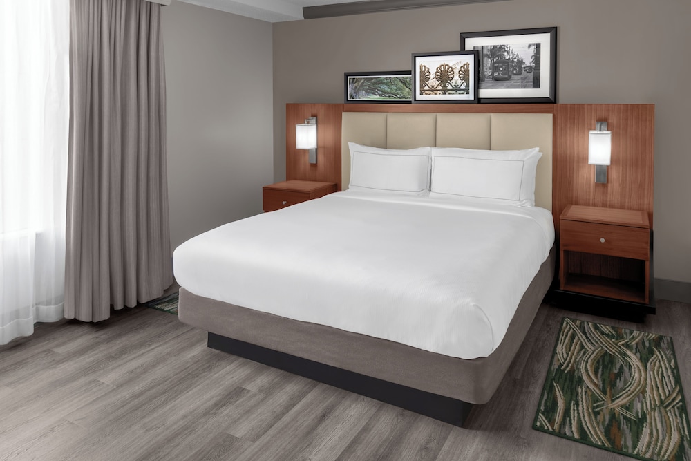 DoubleTree by Hilton New Orleans — Hotel rooms in New Orleans, Louisiana