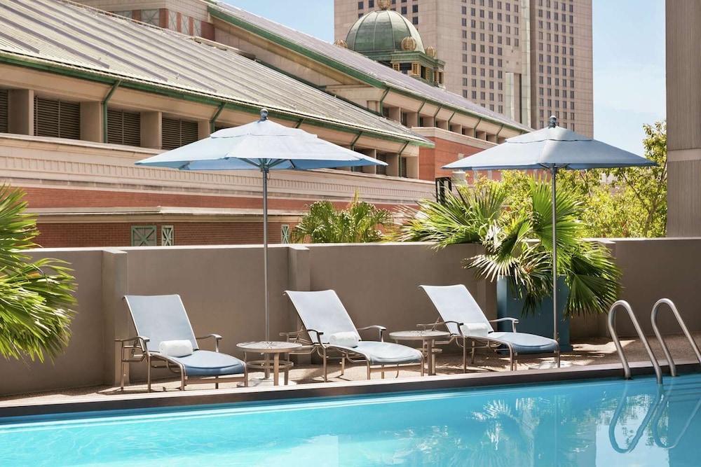 DoubleTree by Hilton New Orleans — Swimming pool in New Orleans, Louisiana
