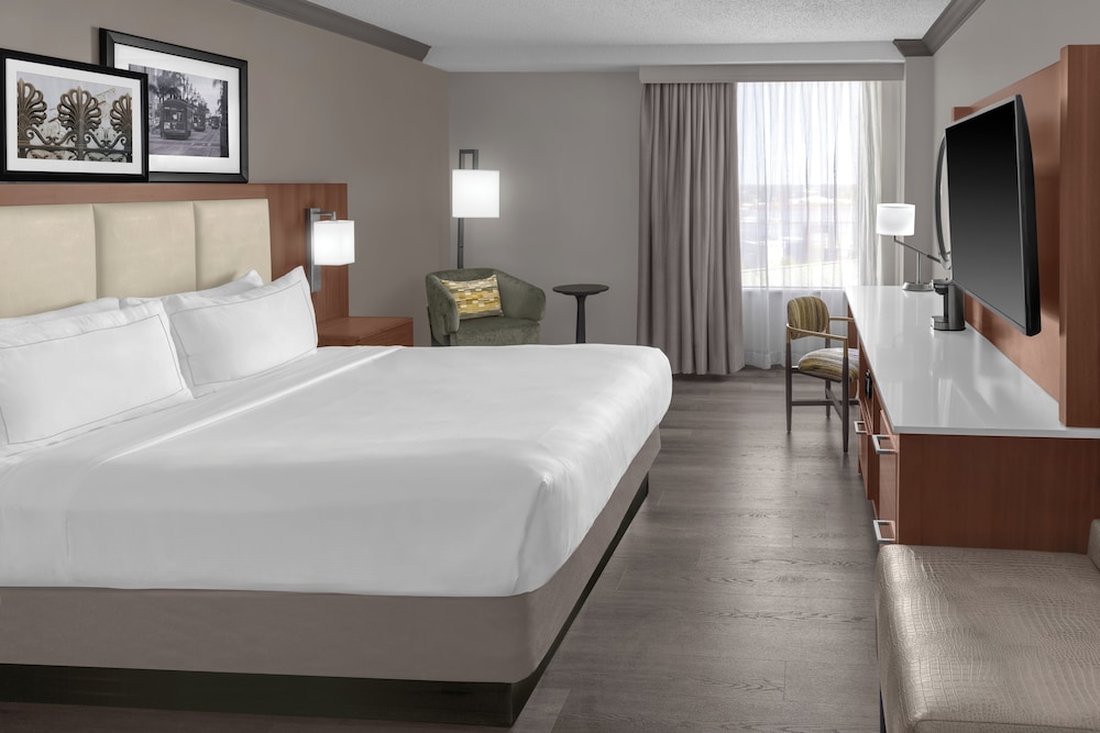 DoubleTree by Hilton New Orleans — Hotel rooms in New Orleans, Louisiana