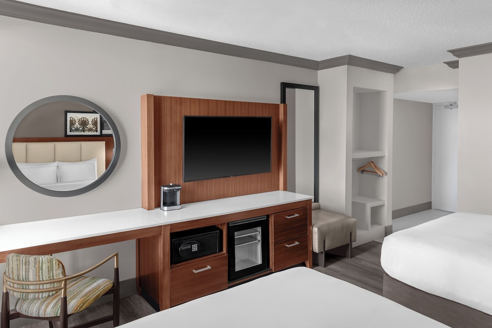 DoubleTree by Hilton New Orleans — Hotel rooms in New Orleans, Louisiana