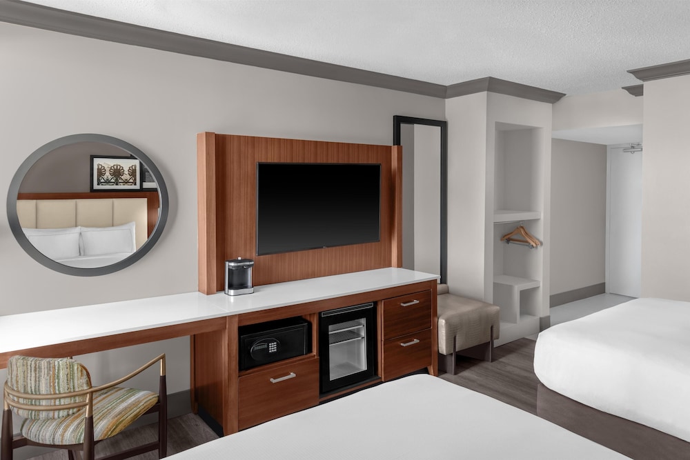 DoubleTree by Hilton New Orleans — Hotel rooms in New Orleans, Louisiana