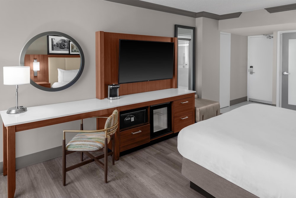 DoubleTree by Hilton New Orleans — Hotel rooms in New Orleans, Louisiana