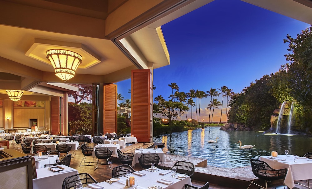 Hyatt Regency Maui Resort & Spa — Restaurant & bars in Kaanapali, Hawaii