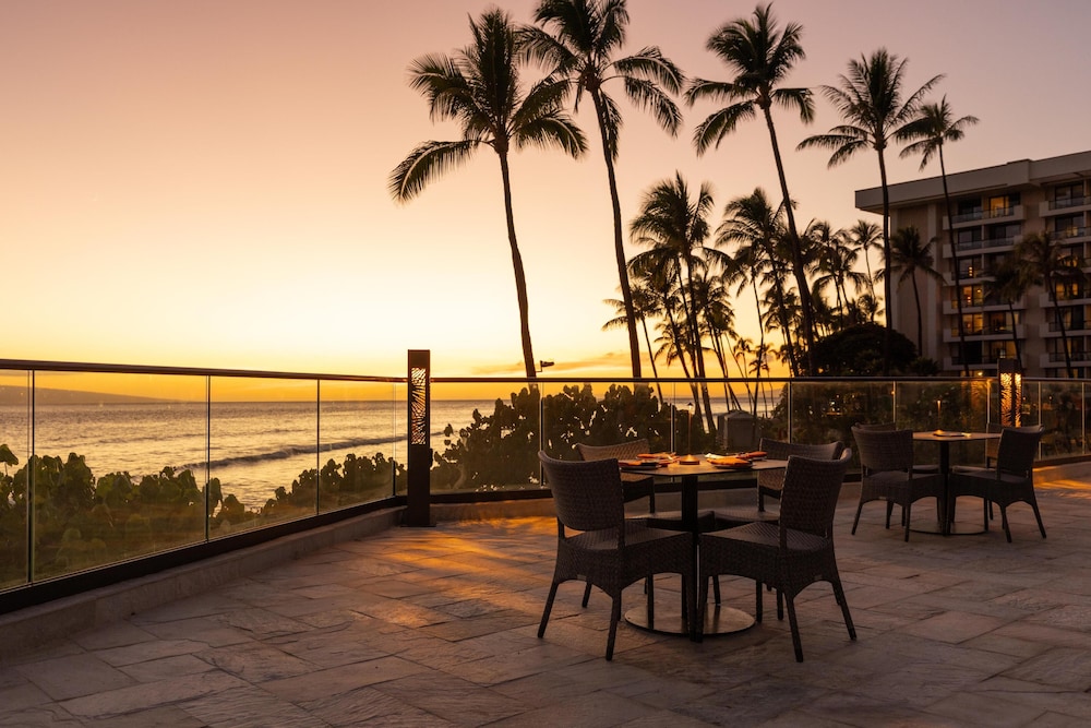 Hyatt Regency Maui Resort & Spa — Restaurant & bars in Kaanapali, Hawaii