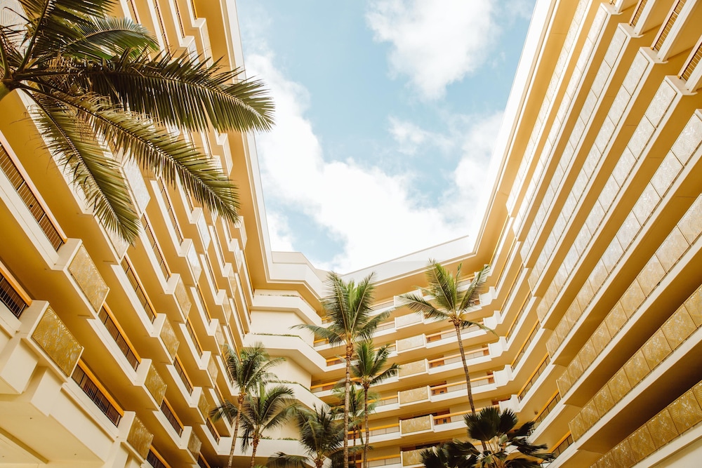 Hyatt Regency Maui Resort & Spa — Hotel building in Kaanapali, Hawaii