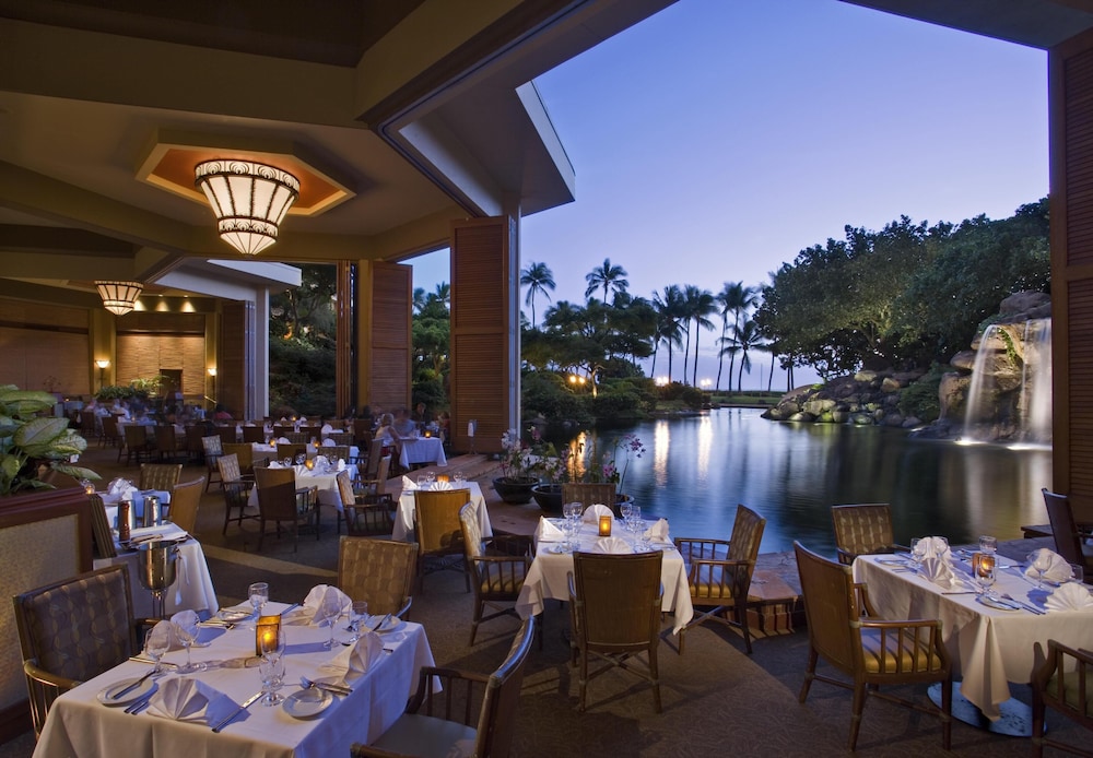 Hyatt Regency Maui Resort & Spa — Restaurant & bars in Kaanapali, Hawaii