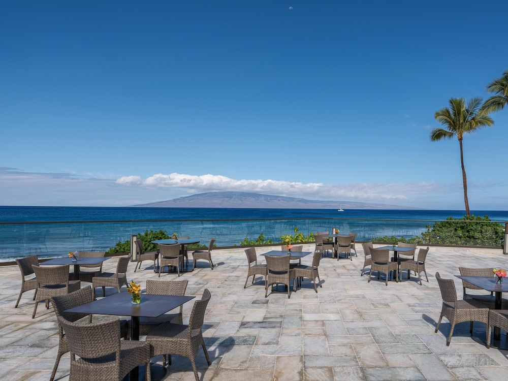 Hyatt Regency Maui Resort & Spa — Restaurant & bars in Kaanapali, Hawaii