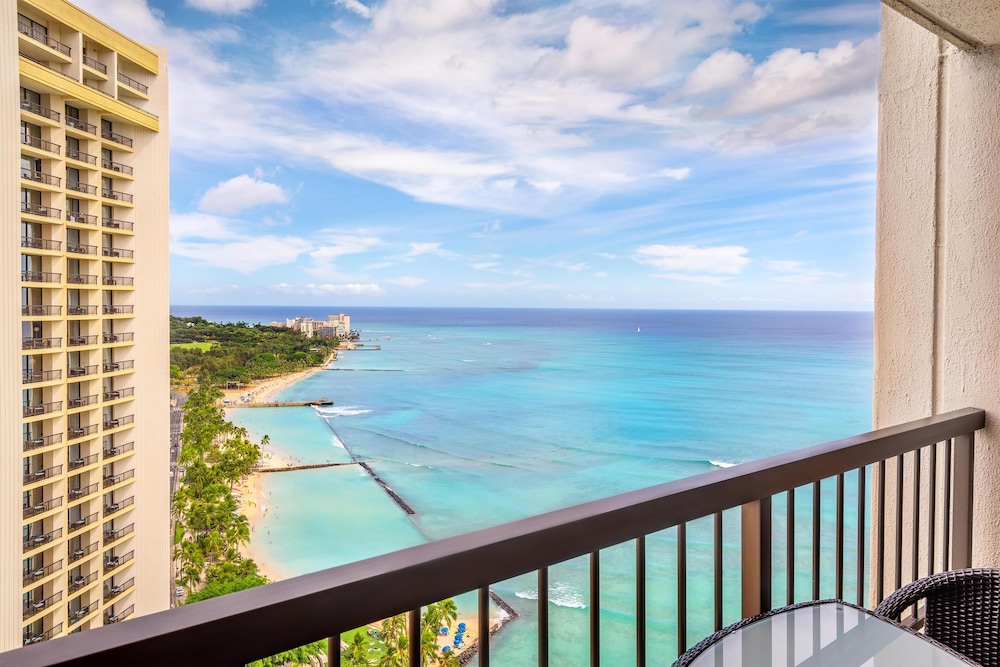 Hyatt Regency Waikiki Beach Resort & Spa — Hotel rooms in Honolulu, Hawaii