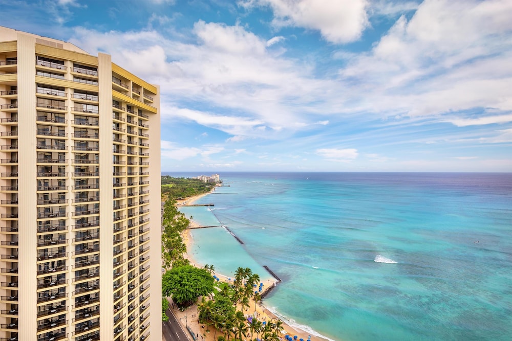 Hyatt Regency Waikiki Beach Resort & Spa — Hotel building in Honolulu, Hawaii