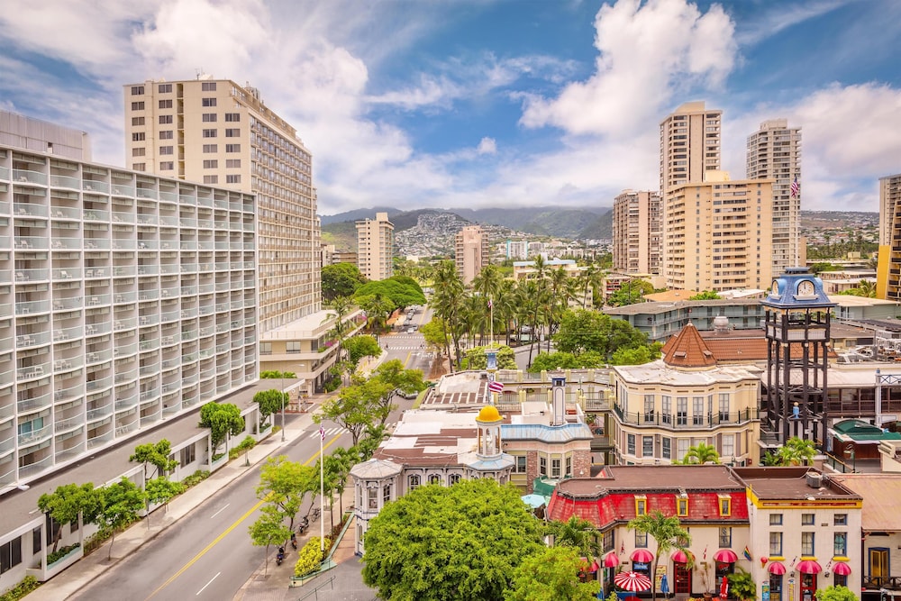 Hyatt Regency Waikiki Beach Resort & Spa — Attractions in the area in Honolulu, Hawaii