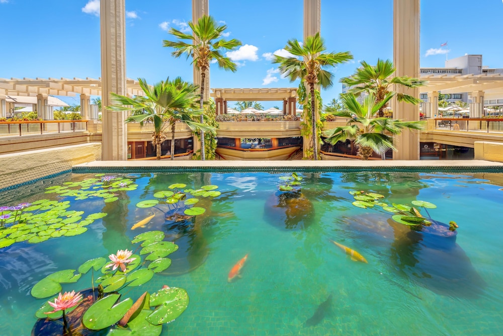Hyatt Regency Waikiki Beach Resort & Spa — Swimming pool in Honolulu, Hawaii