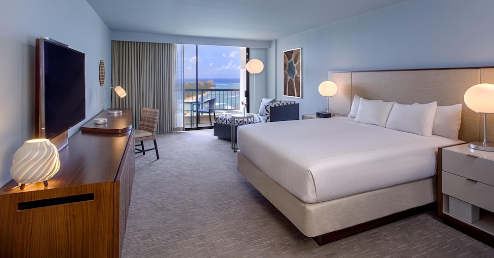 Hyatt Regency Waikiki Beach Resort & Spa — Hotel rooms in Honolulu, Hawaii