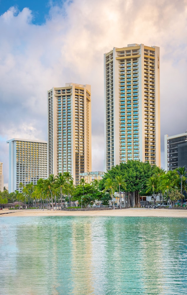 Hyatt Regency Waikiki Beach Resort & Spa — Main photo in Honolulu, Hawaii