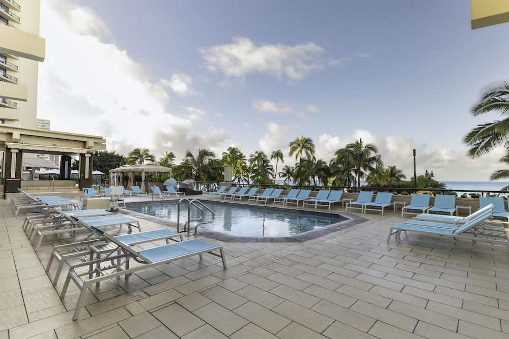 Hyatt Regency Waikiki Beach Resort & Spa — Swimming pool in Honolulu, Hawaii