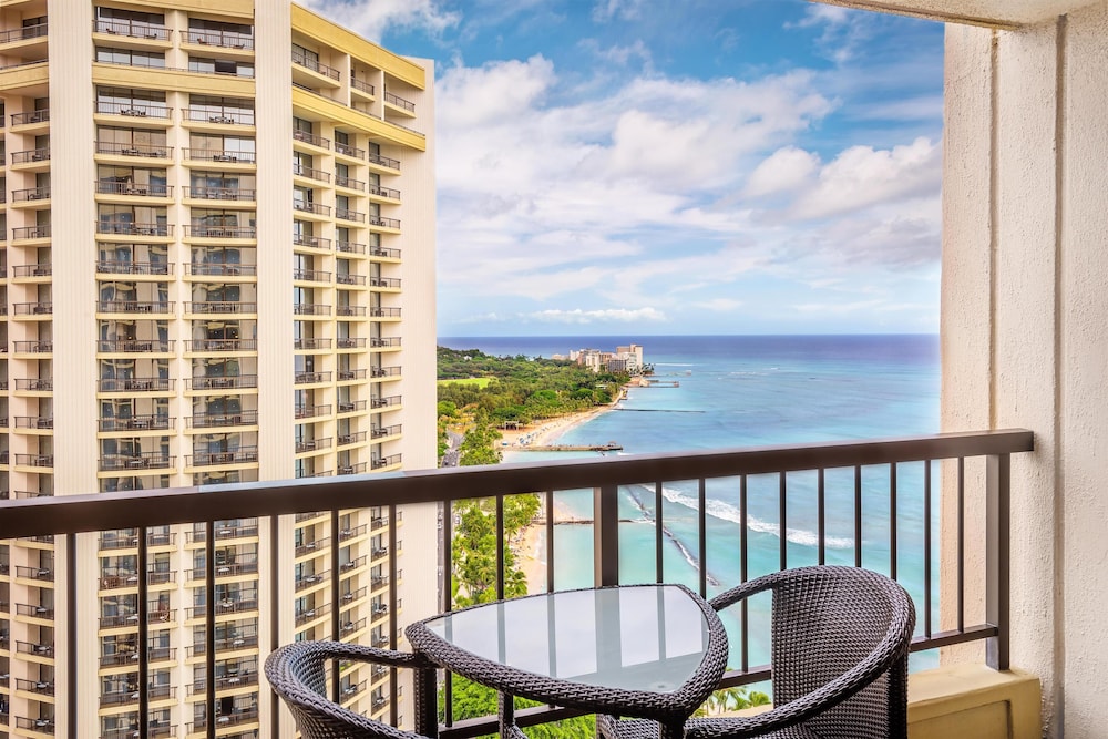 Hyatt Regency Waikiki Beach Resort & Spa — Hotel rooms in Honolulu, Hawaii