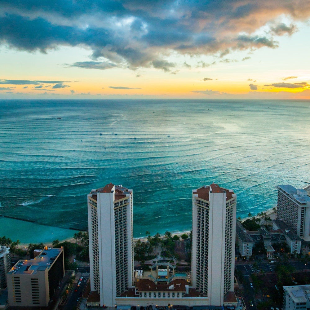 Hyatt Regency Waikiki Beach Resort & Spa — Attractions in the area in Honolulu, Hawaii