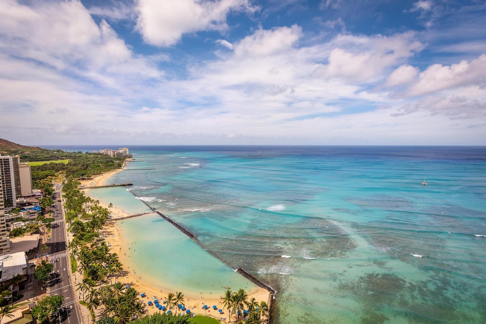 Hyatt Regency Waikiki Beach Resort & Spa — Beach in Honolulu, Hawaii
