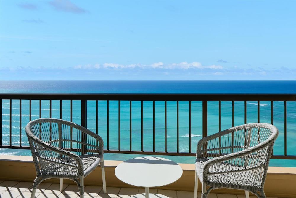 Hyatt Regency Waikiki Beach Resort & Spa — Hotel rooms in Honolulu, Hawaii