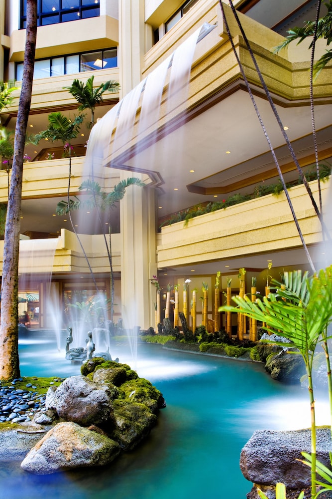 Hyatt Regency Waikiki Beach Resort & Spa — Hotel building in Honolulu, Hawaii