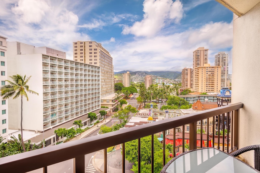 Hyatt Regency Waikiki Beach Resort & Spa — Attractions in the area in Honolulu, Hawaii