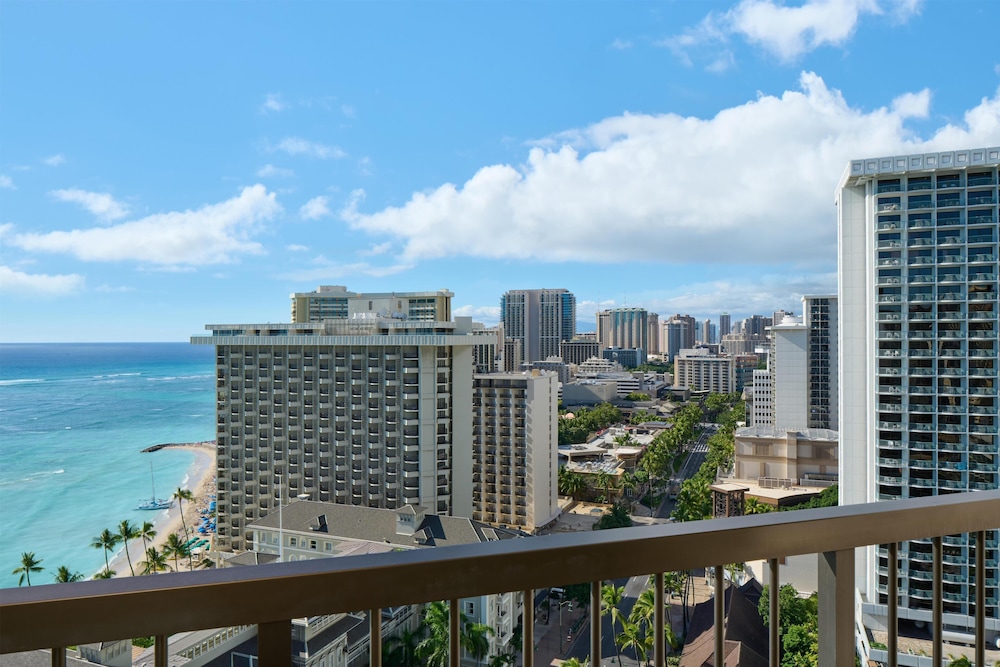 Hyatt Regency Waikiki Beach Resort & Spa — Attractions in the area in Honolulu, Hawaii