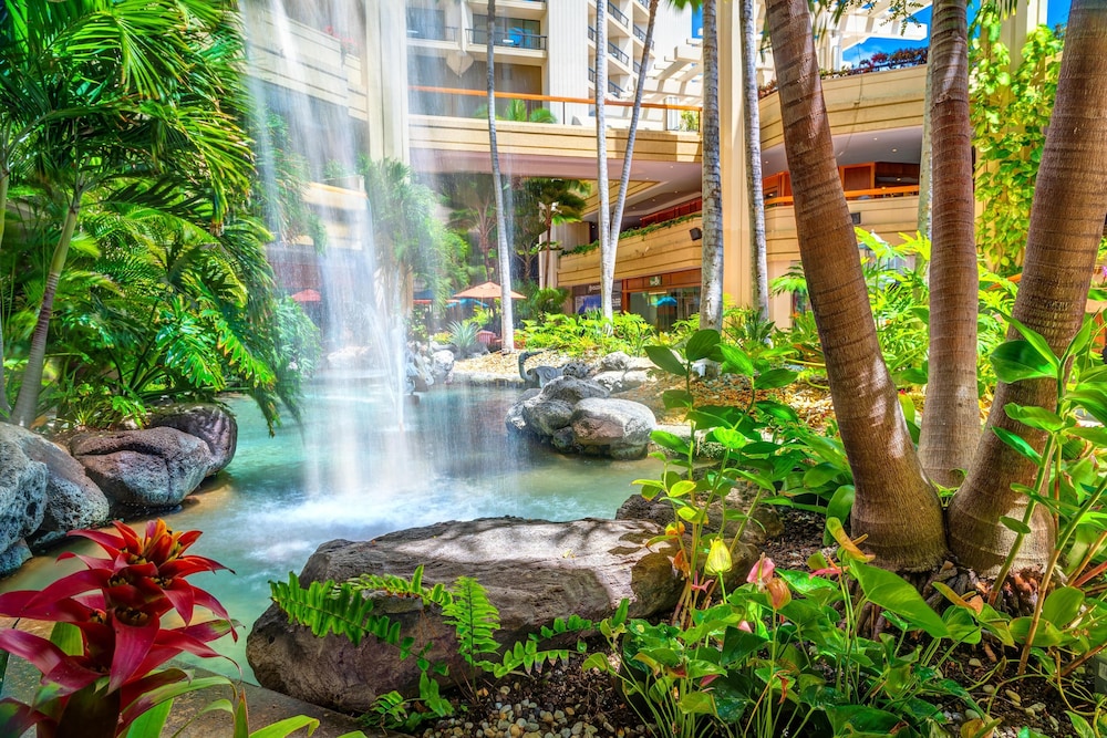 Hyatt Regency Waikiki Beach Resort & Spa — Hotel building in Honolulu, Hawaii