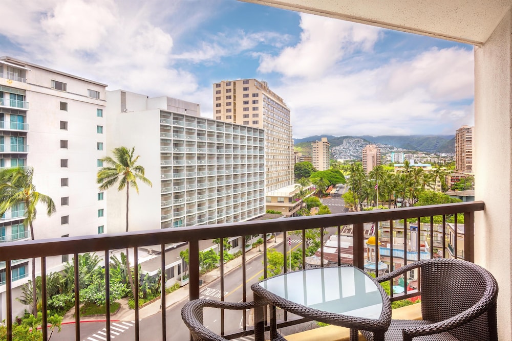 Hyatt Regency Waikiki Beach Resort & Spa — Hotel rooms in Honolulu, Hawaii