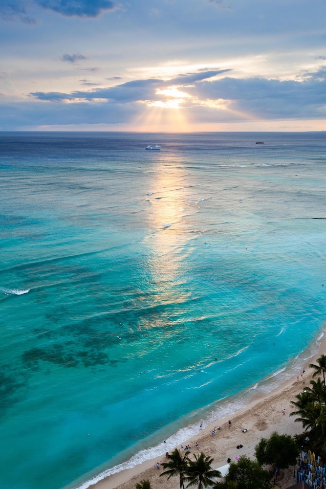 Hyatt Regency Waikiki Beach Resort & Spa — Beach in Honolulu, Hawaii
