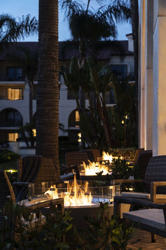 Hyatt Regency Huntington Beach Resort and Spa — Restaurant & bars in Huntington Beach, California